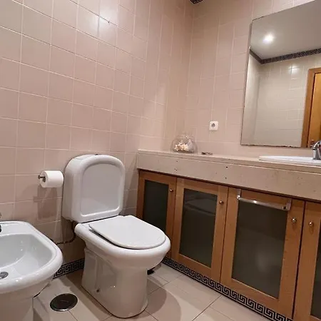 Spacious 1bdr Apt With Outdoor Patio
